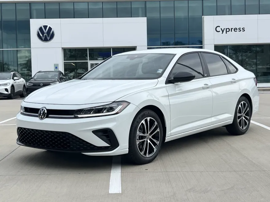2025 Volkswagen Jetta Sport photo 1