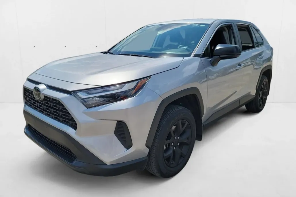 2024 Toyota RAV4 LE photo 1