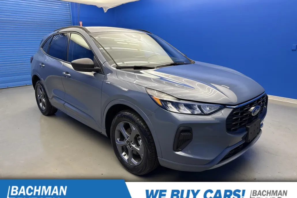 2023 Ford Escape ST-Line photo 1