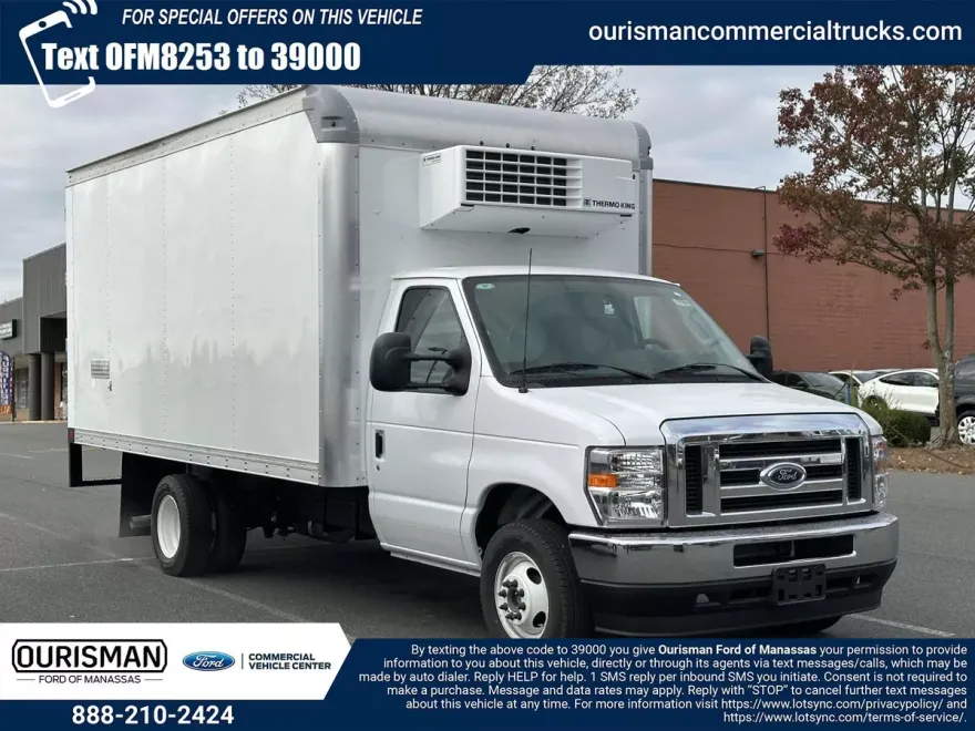 2025 Ford E-450 Cutaway photo 1