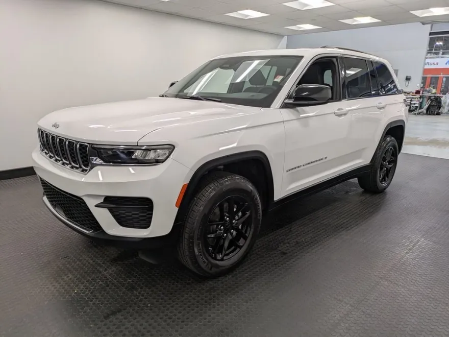2024 Jeep Grand Cherokee Limited photo 1