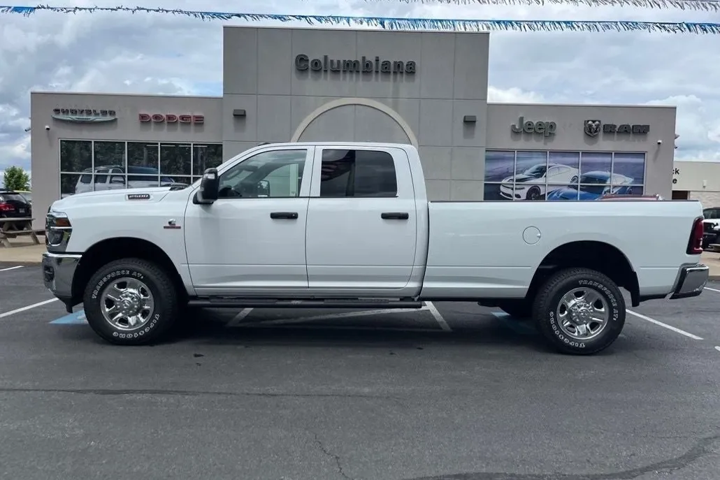 2025 Ram 2500 Tradesman photo 1
