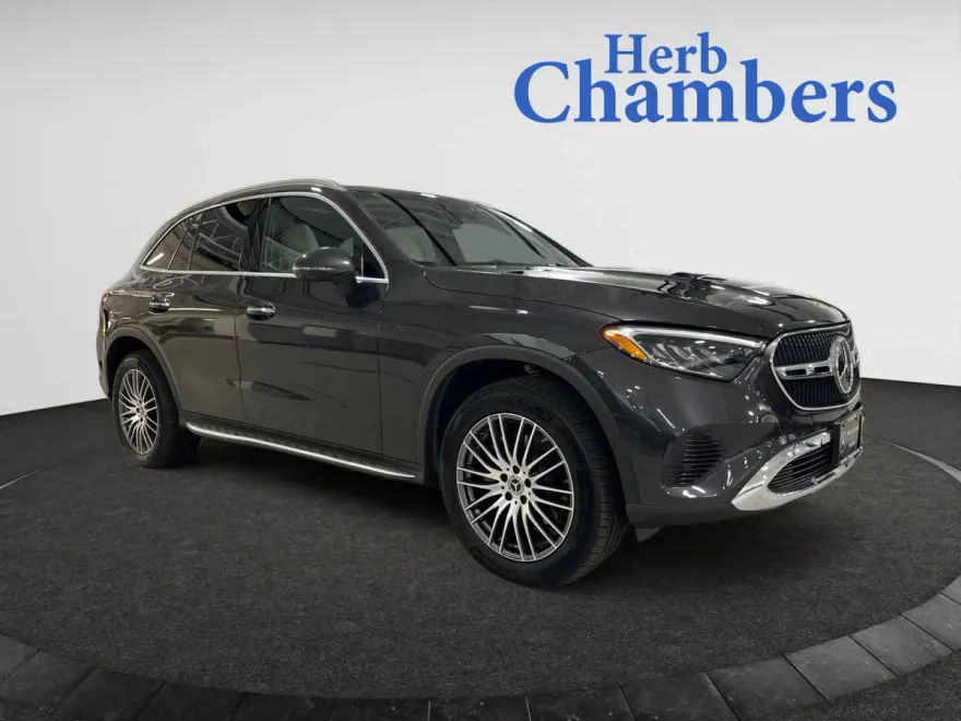 2025 Mercedes Benz GLC 300 4MATIC photo 1