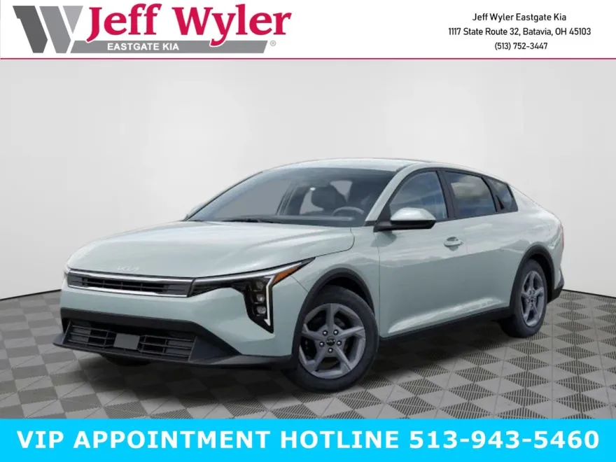 2025 Kia K4 LXS photo 1