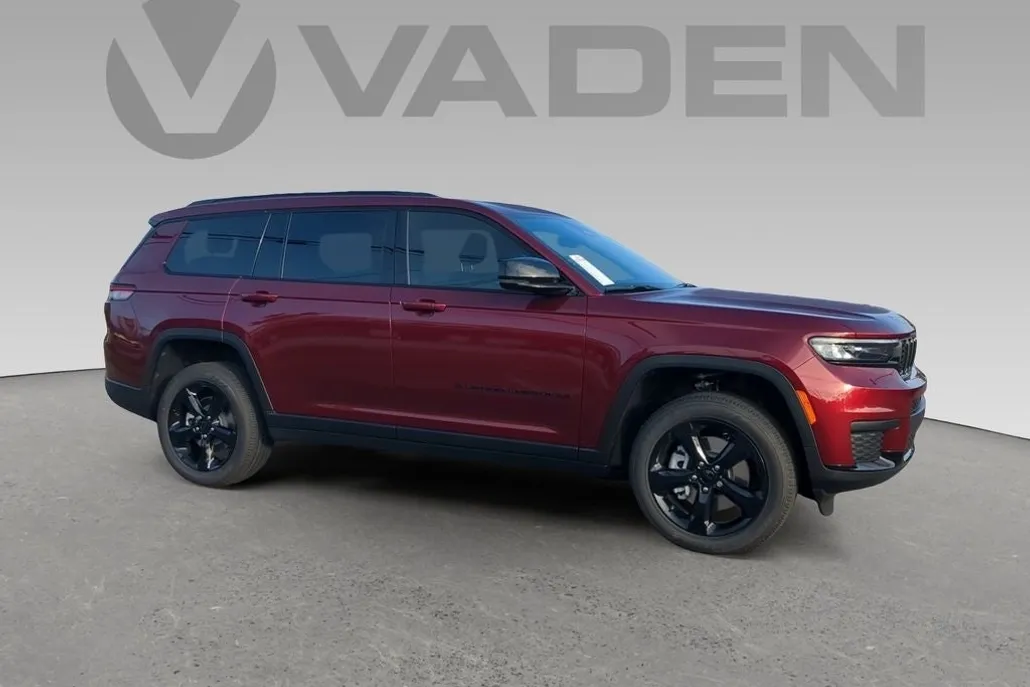 2025 Jeep Grand Cherokee Altitude photo 1