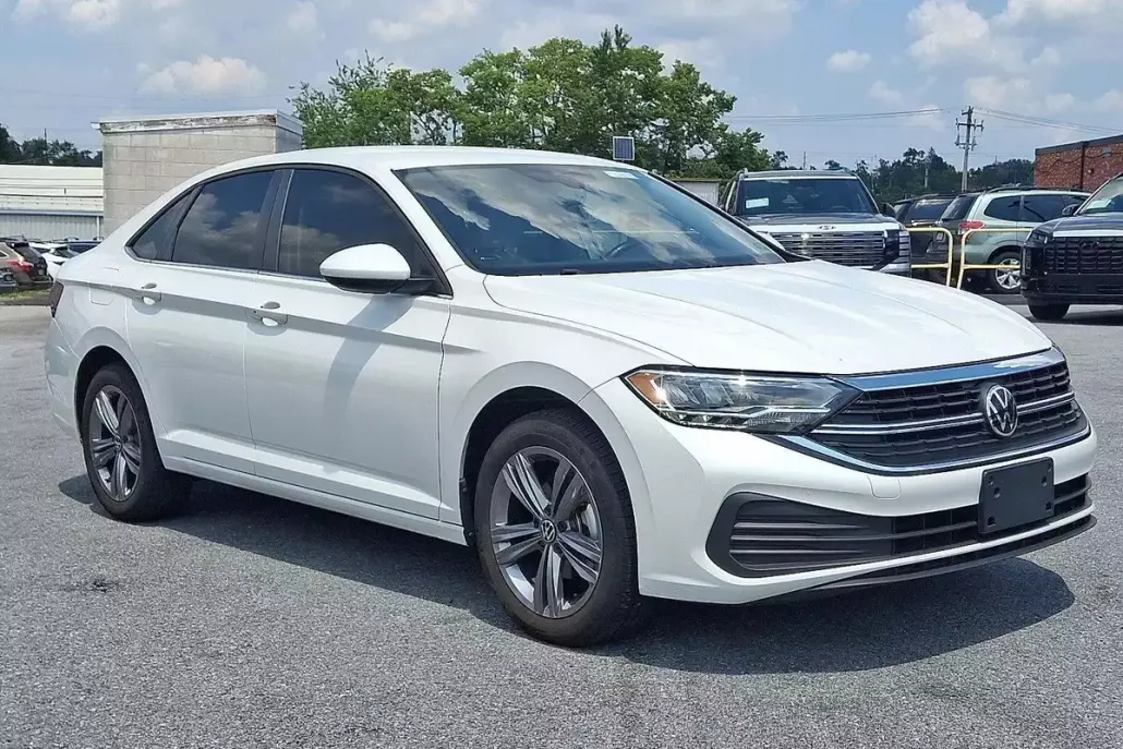 2023 Volkswagen Jetta SE photo 1
