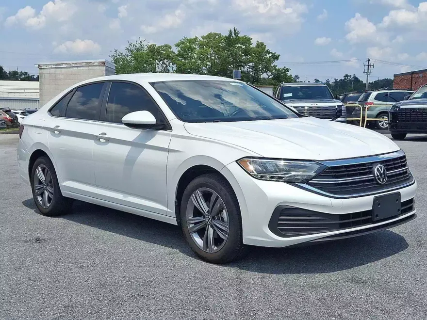 2023 Volkswagen Jetta SE photo 1