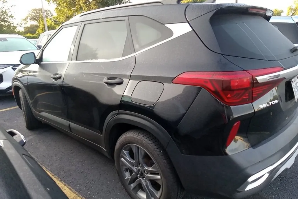 2022 Kia Seltos S photo 1