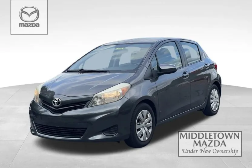 2014 Toyota Yaris L photo 1