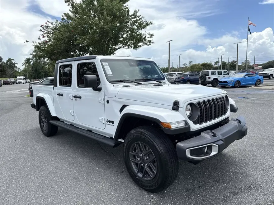 2025 Jeep Gladiator Sport S photo 1