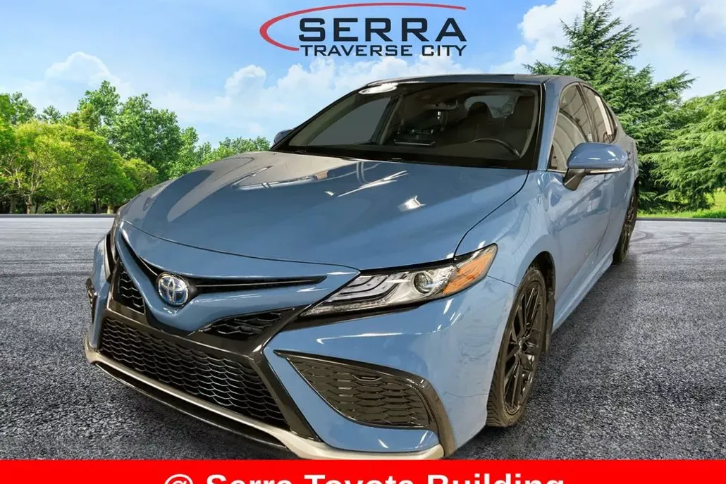 2024 Toyota Camry Hybrid XSE photo 1