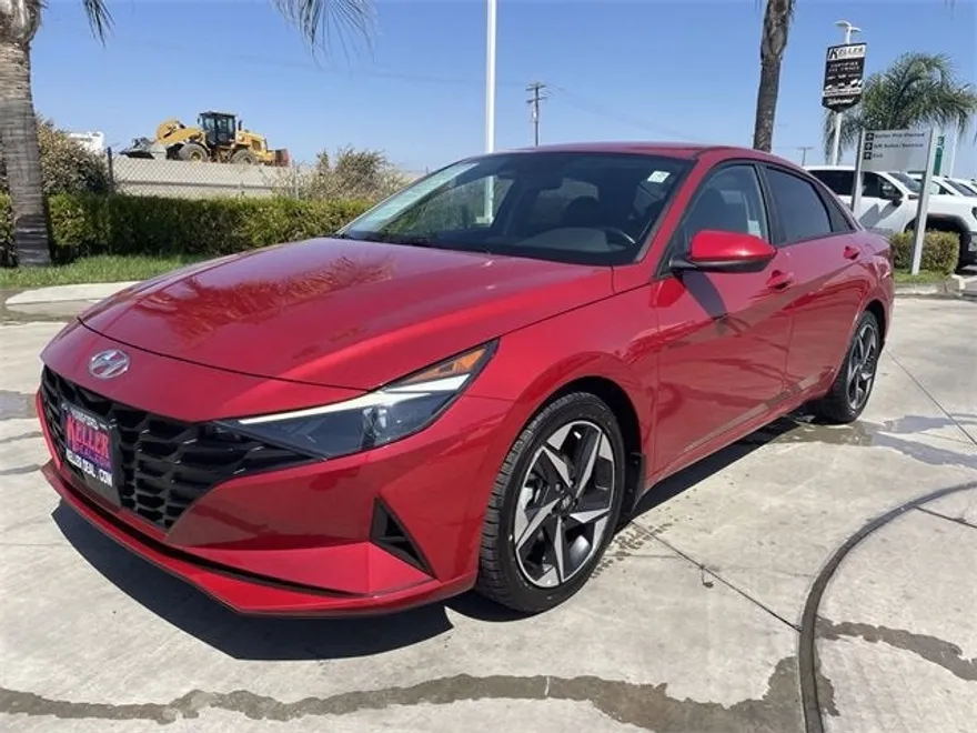 2023 Hyundai Elantra SEL photo 1