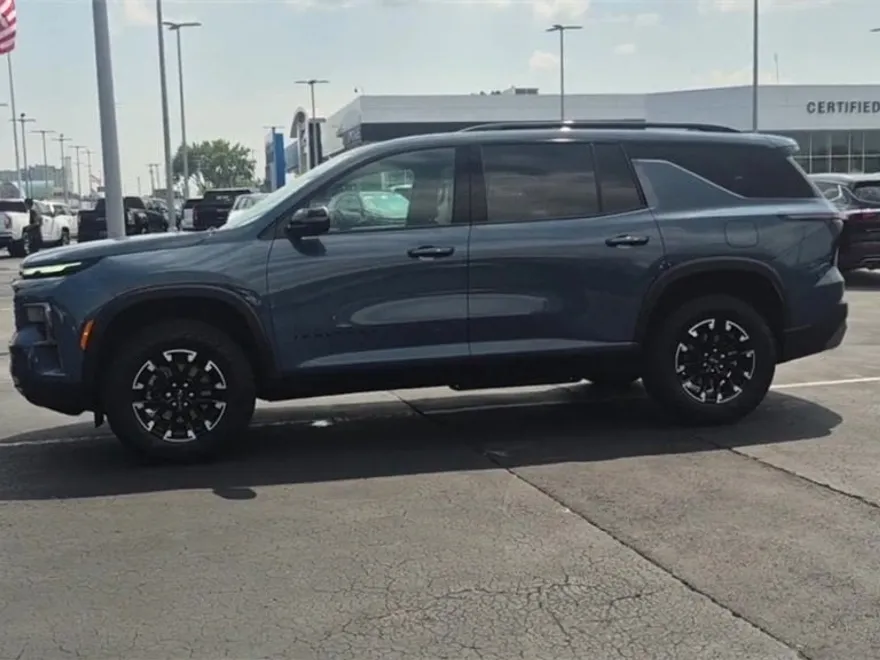 2024 Chevrolet Traverse Z71 photo 1
