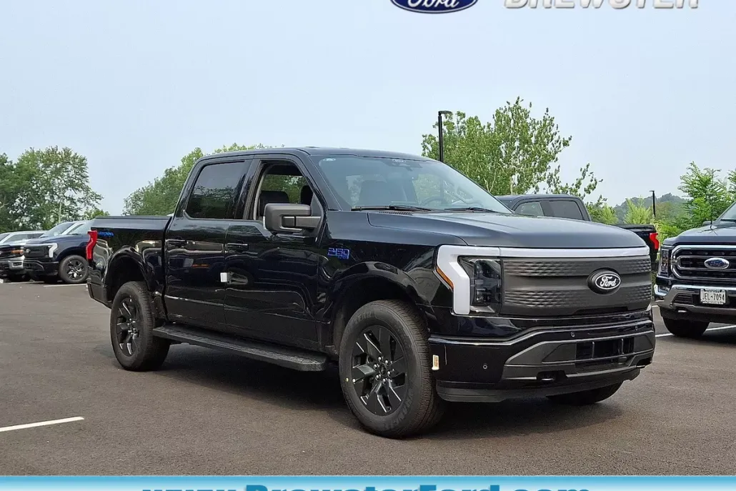 2025 Ford F-150 Lightning photo 1
