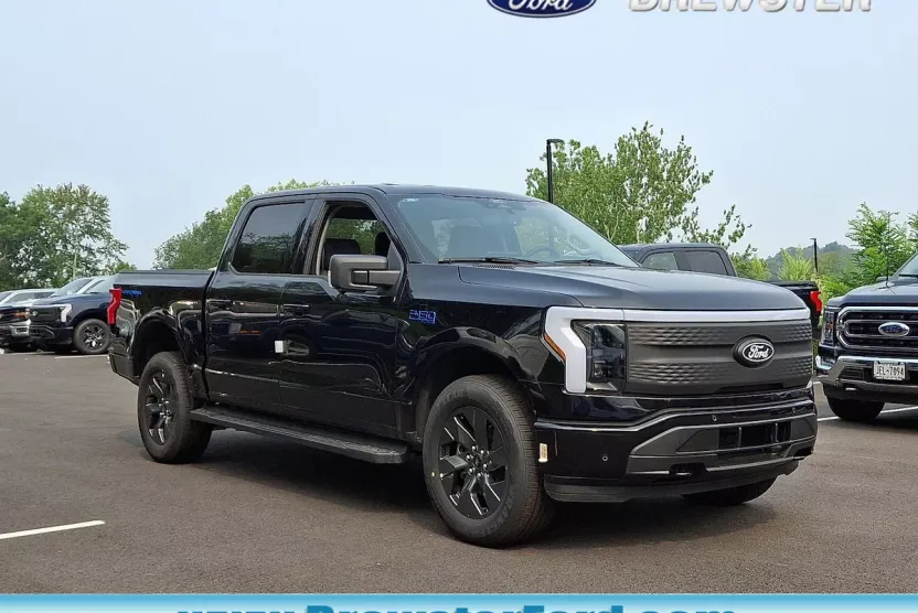 2025 Ford F-150 Lightning photo 1