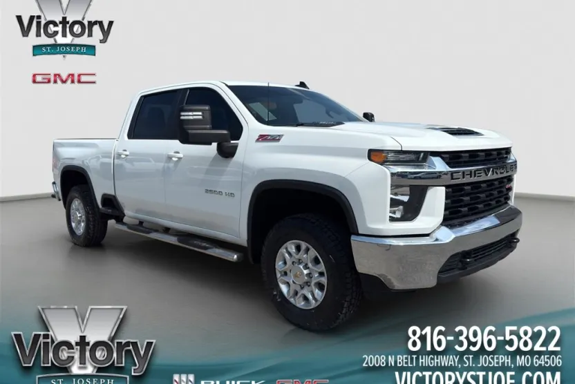 2021 Chevrolet Silverado LT photo 1