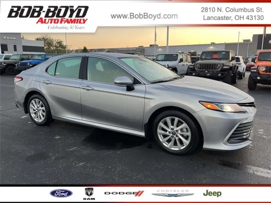 2023 Toyota Camry LE photo 1