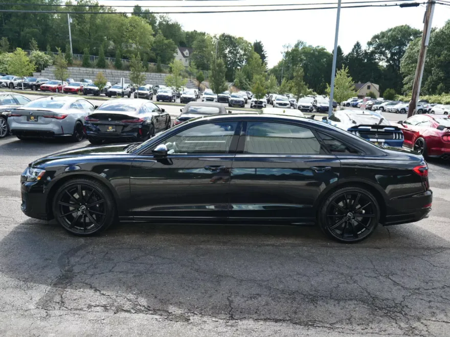 2022 Audi S8 4.0T Quattro photo 1