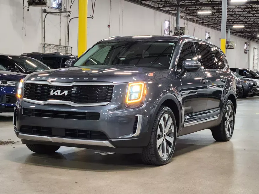 2022 Kia Telluride EX photo 1