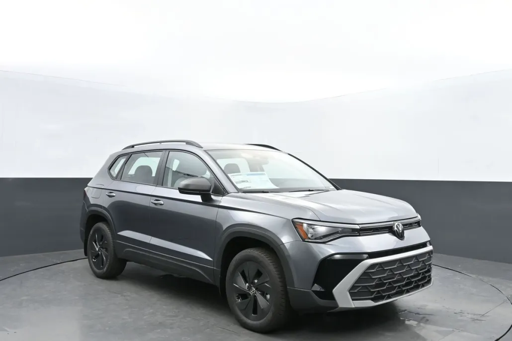 2025 Volkswagen Taos S photo 1