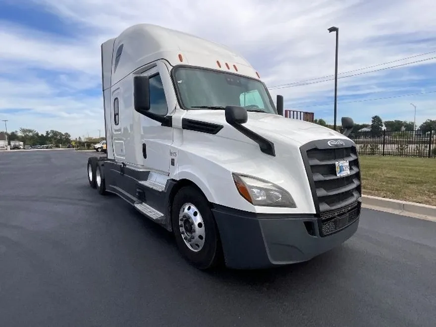2021 Freightliner Cascadia 126" Sleeper Cab photo 1