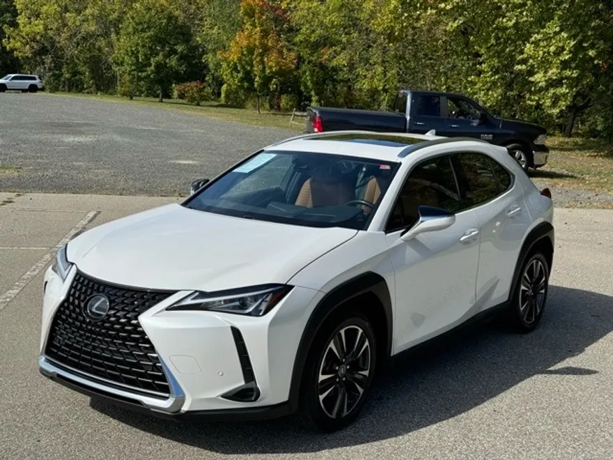 2020 Lexus UX 200 Premium photo 1