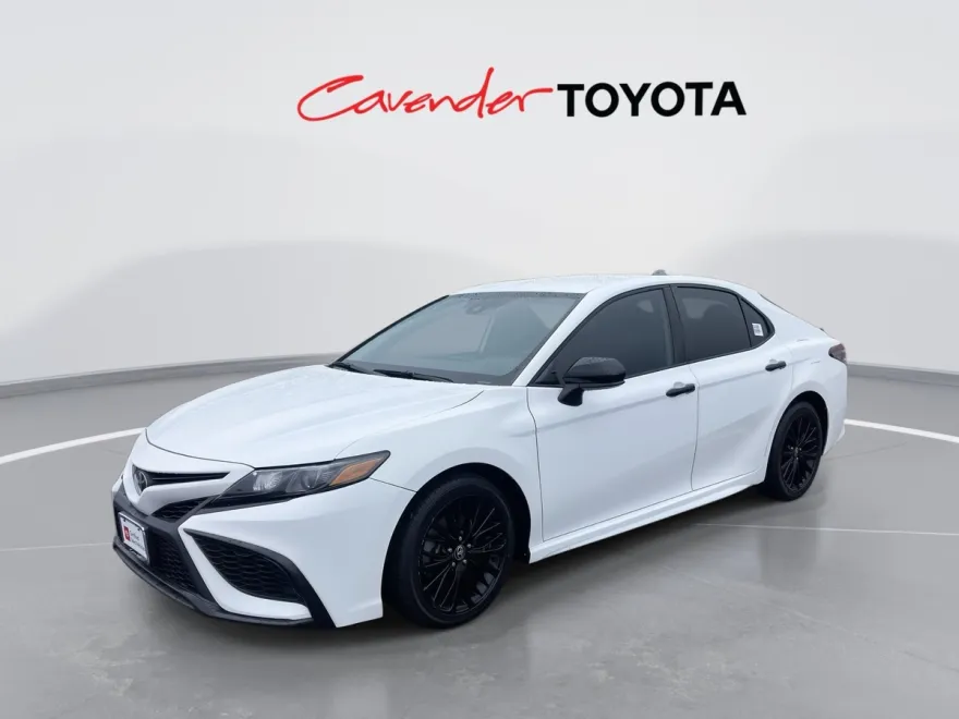 2021 Toyota Camry SE photo 1