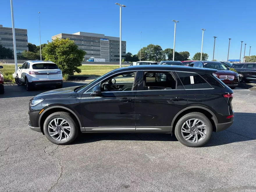 2025 Lincoln Corsair Premiere photo 1