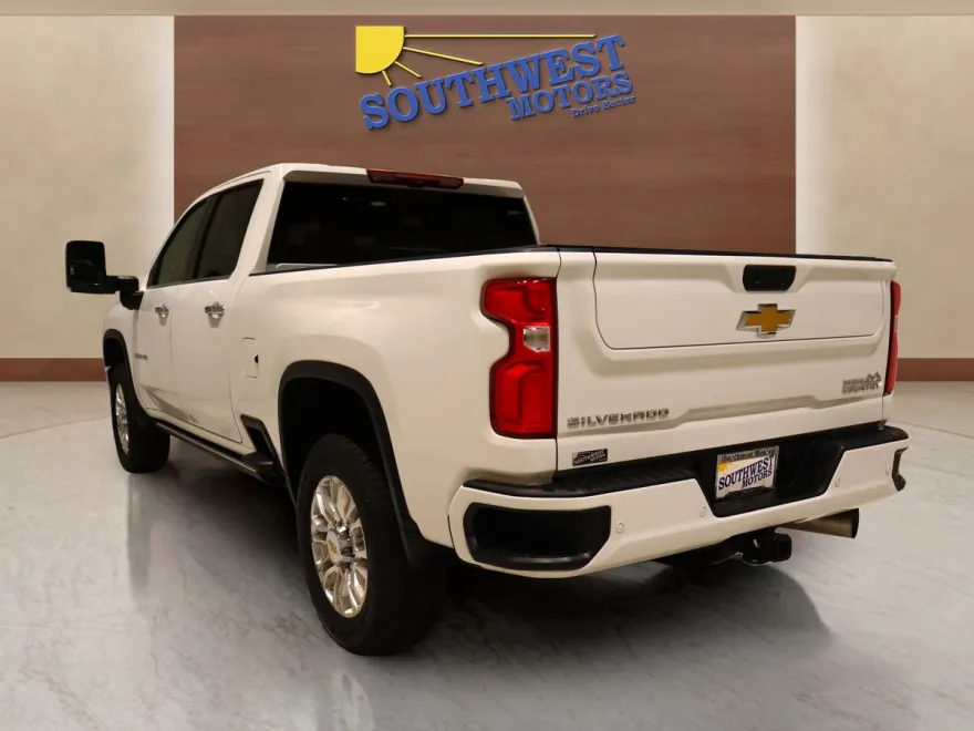 2022 Chevrolet Silverado 3500HD High Country photo 1