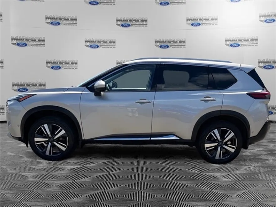 2023 Nissan Rogue Platinum photo 1
