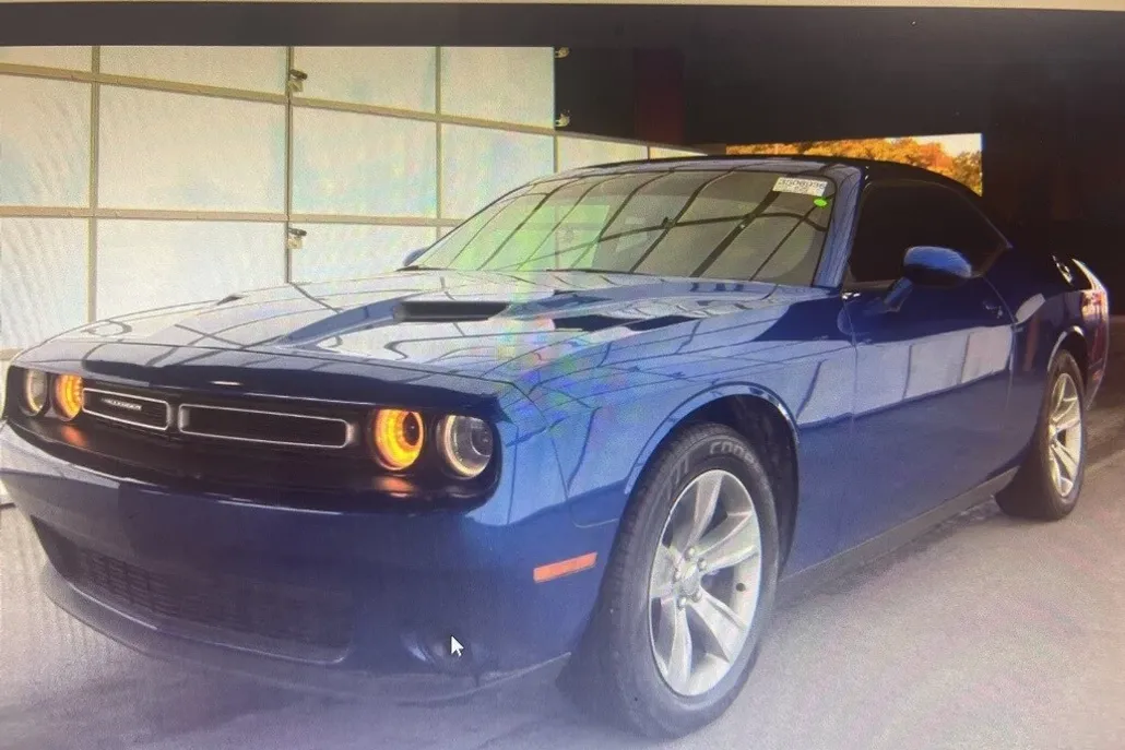 2019 Dodge Challenger SXT photo 1