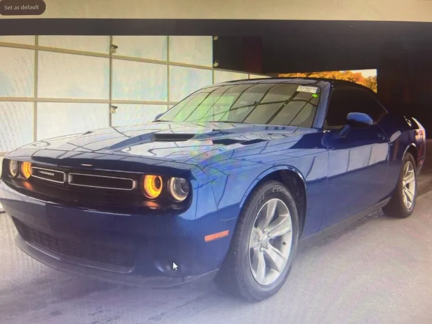 2019 Dodge Challenger SXT photo 1
