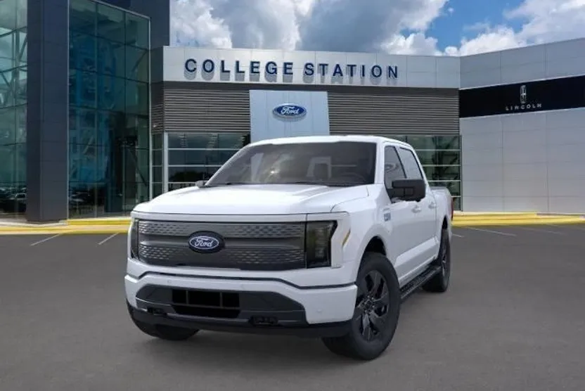 2025 Ford F-150 Lightning photo 1