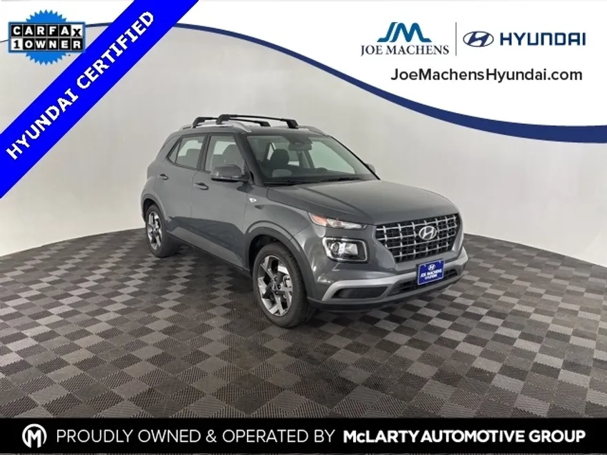 2024 Hyundai Venue SEL photo 1