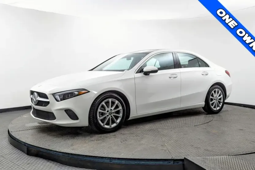 2022 Mercedes Benz A 220 photo 1