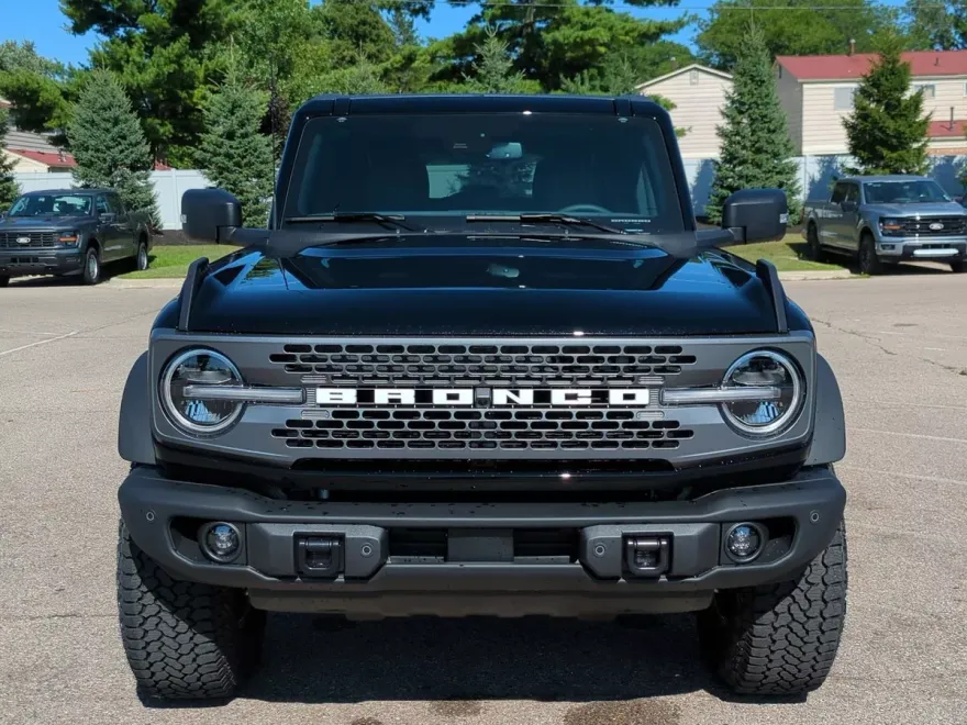 2025 Ford Bronco Badlands photo 1