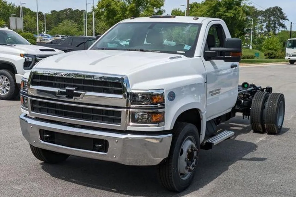 2024 Chevrolet Silverado 5500HD Work Truck photo 1