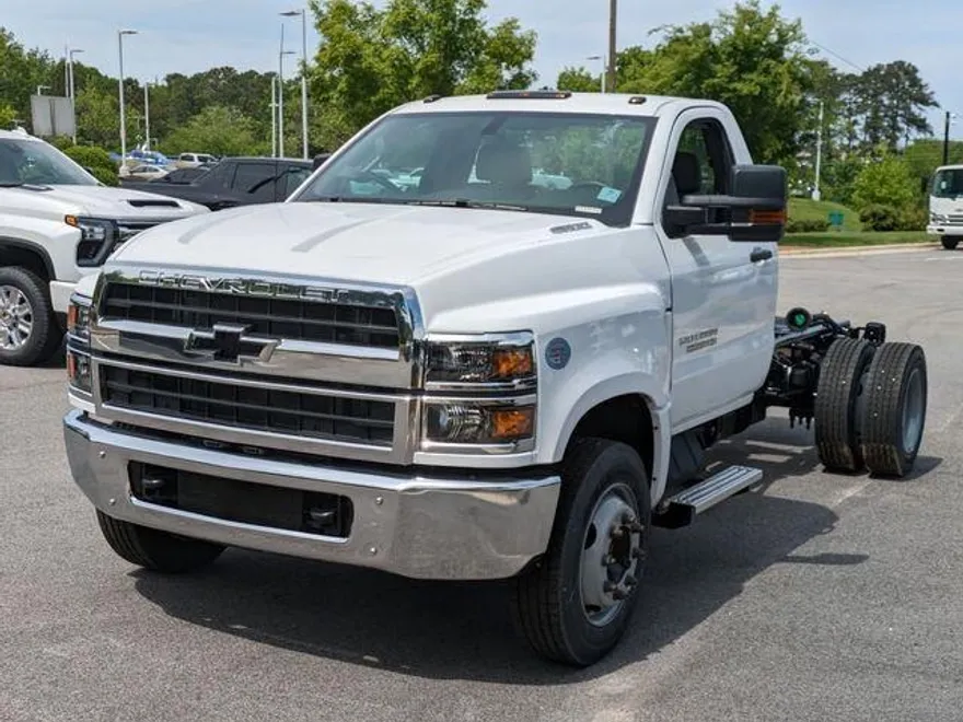 2024 Chevrolet Silverado 5500HD Work Truck photo 1