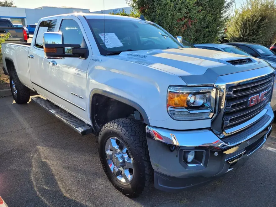 2017 Gmc Sierra SLT photo 1