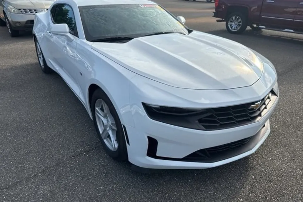 2021 Chevrolet Camaro 1LT photo 1