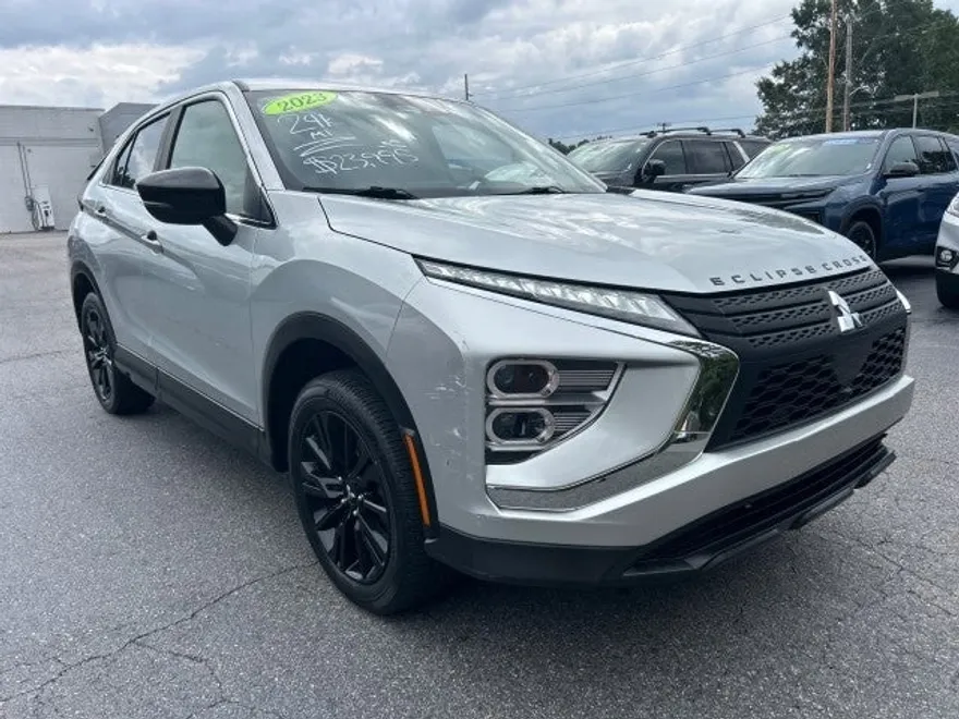 2023 Mitsubishi Eclipse Cross LE Ralliart photo 1