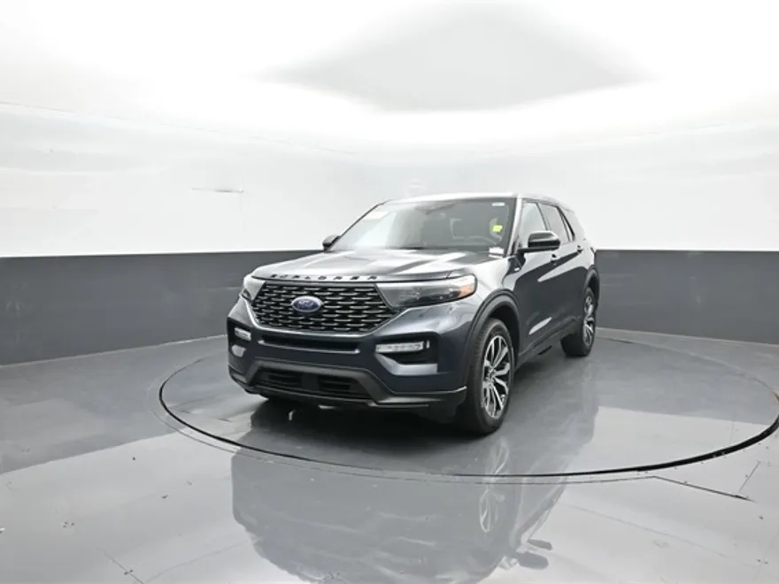 2022 Ford Explorer ST-Line photo 1