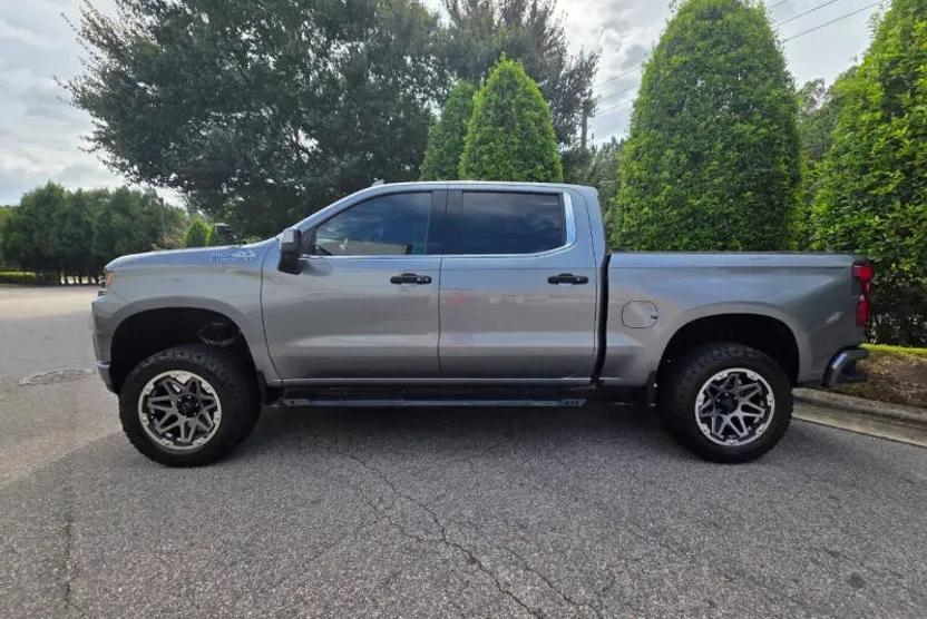 2019 Chevrolet Silverado 1500 High Country photo 1