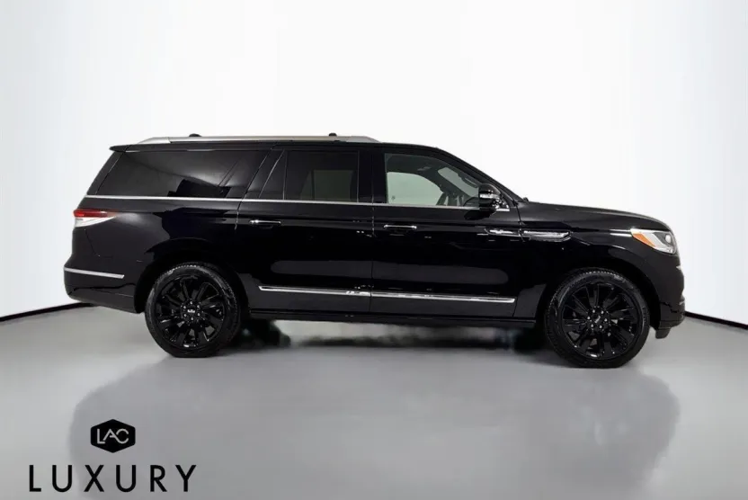 2024 Lincoln Navigator L Reserve photo 1