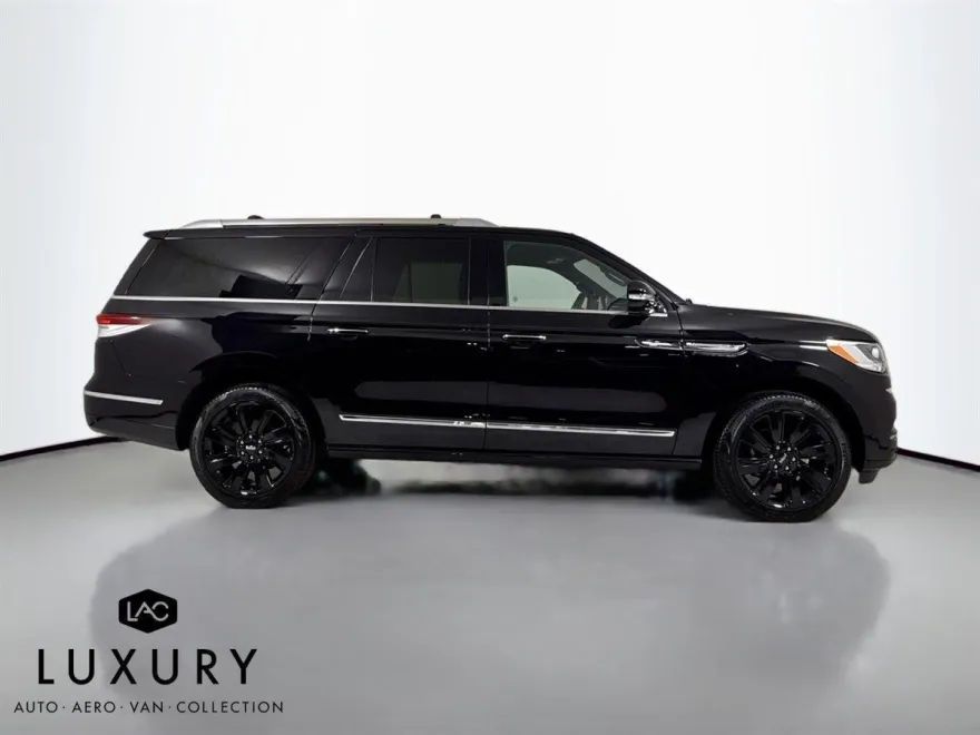 2024 Lincoln Navigator L Reserve photo 1