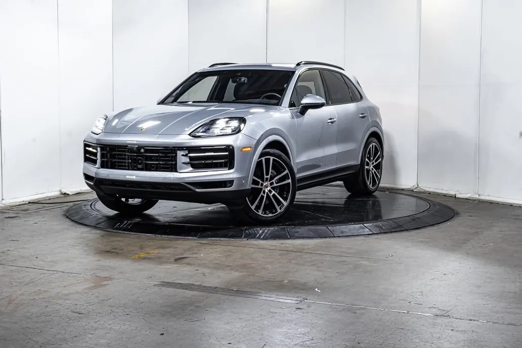 2025 Porsche Cayenne photo 1