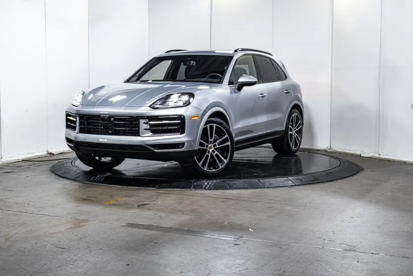 2025 Porsche Cayenne photo 1