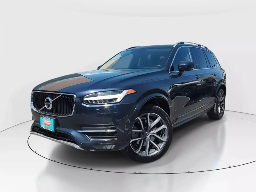 2017 Volvo XC90 Momentum photo 1
