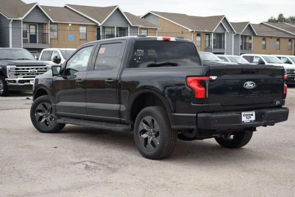 2025 Ford F-150 Lightning photo 1