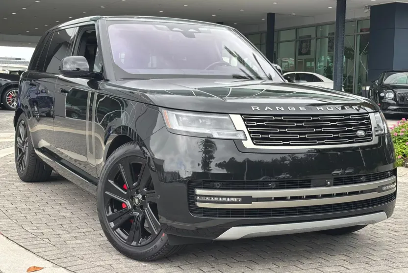 2022 Land Rover Range Rover SE photo 1